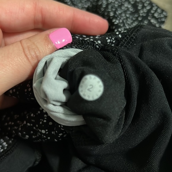 Lululemon Leggings Size 2 - Picture 4 of 4